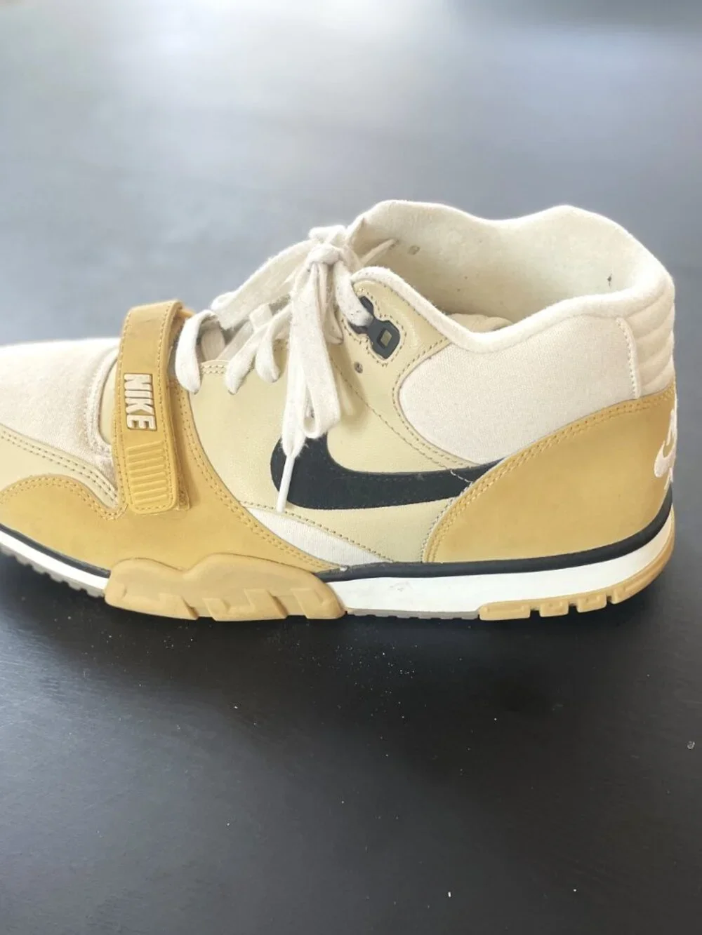 Nike Men’s Air Trainer Shoes Size 9 Coconut Milk DV7201-100